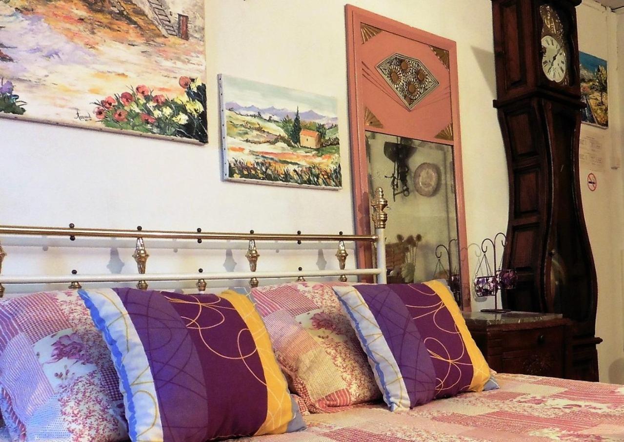 Le Portel Des Arnaud Chambres D'Hotes Durfort-et-Saint-Martin-de-Sossenac Habitación foto